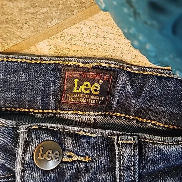 Lee size 6 jeans - Picture 3 of 8